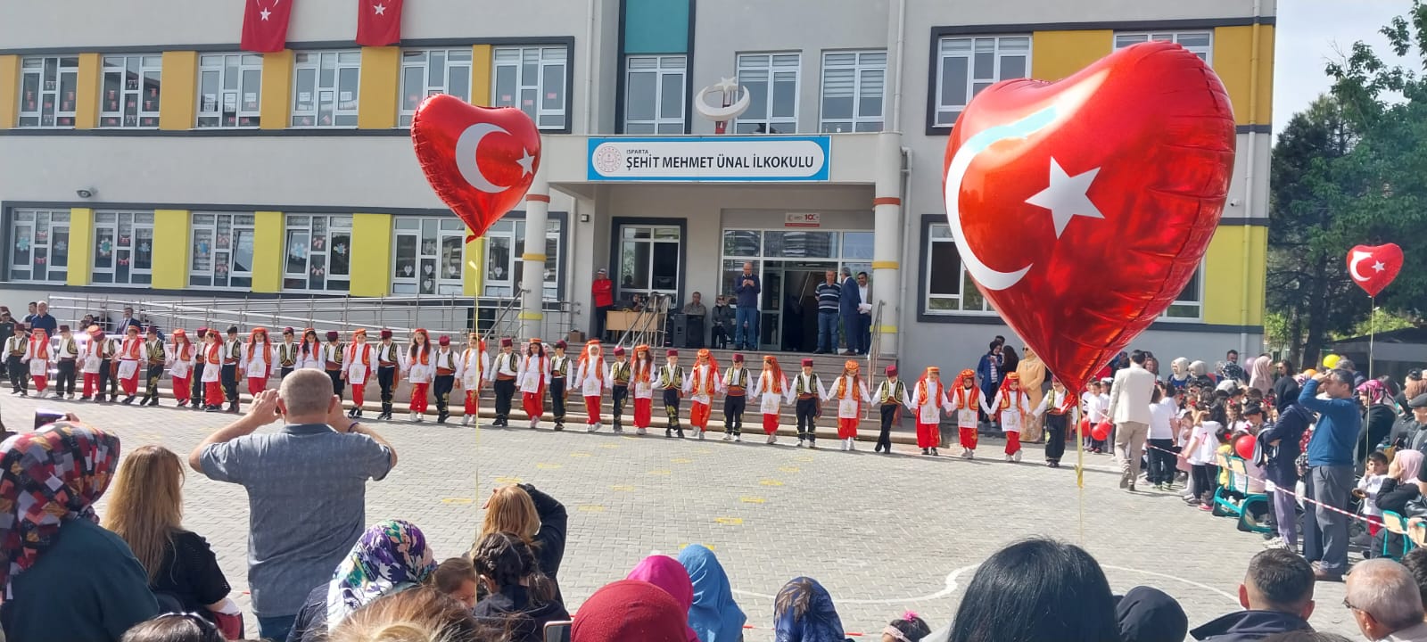 Isparta okullarında 23 Nisan coşkusu