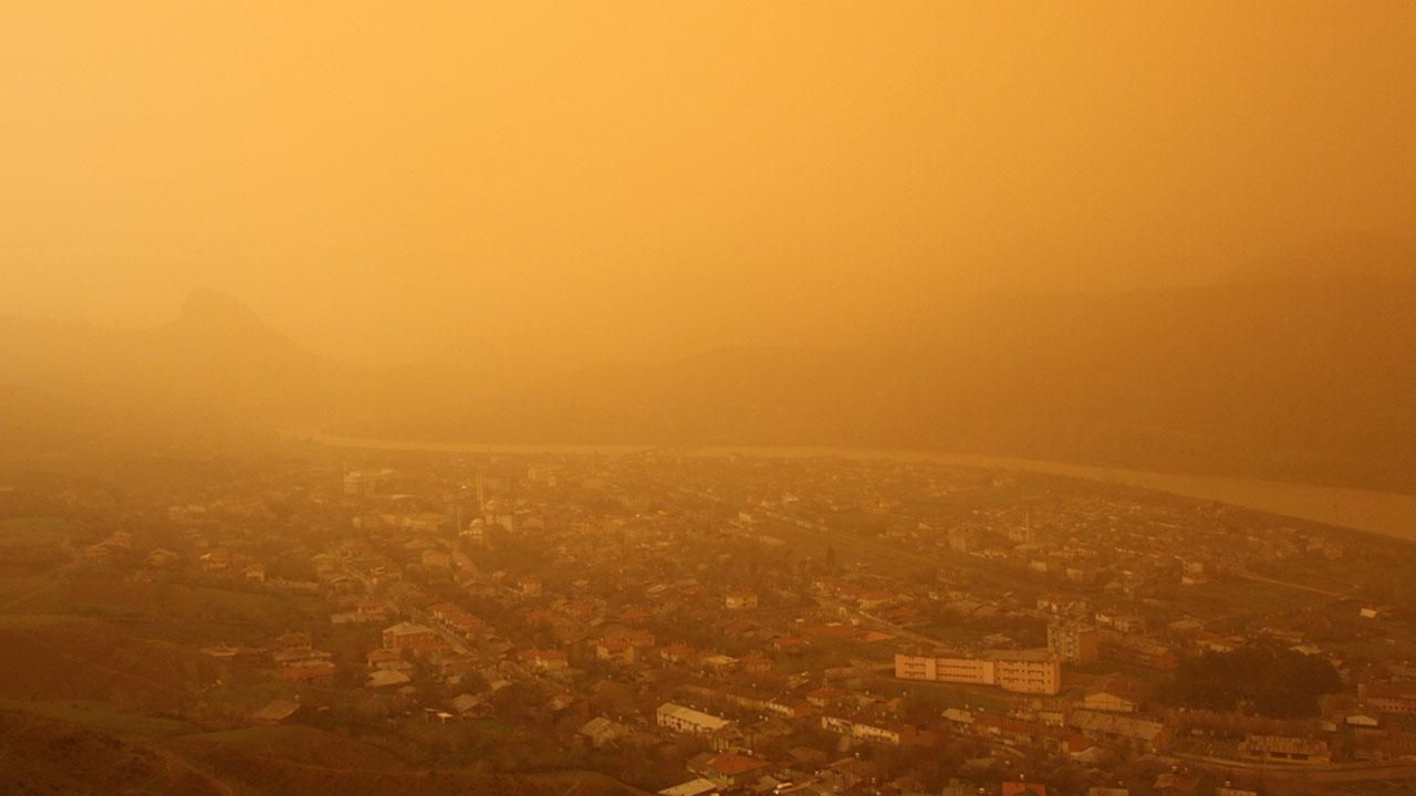 Meteorolojiden sarı kodlu uyarı: Çöl tozu etkili olacak!