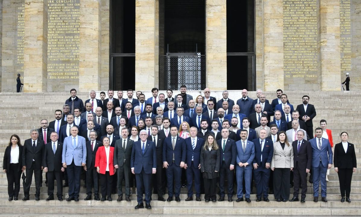 İyi Parti Yöneticileri Atatürk’ü Anmak İçin Anıtkabir’i Ziyaret Etti