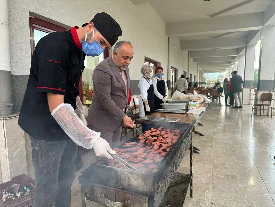 KYK Öğrencilerine Afyon Sucuğu!