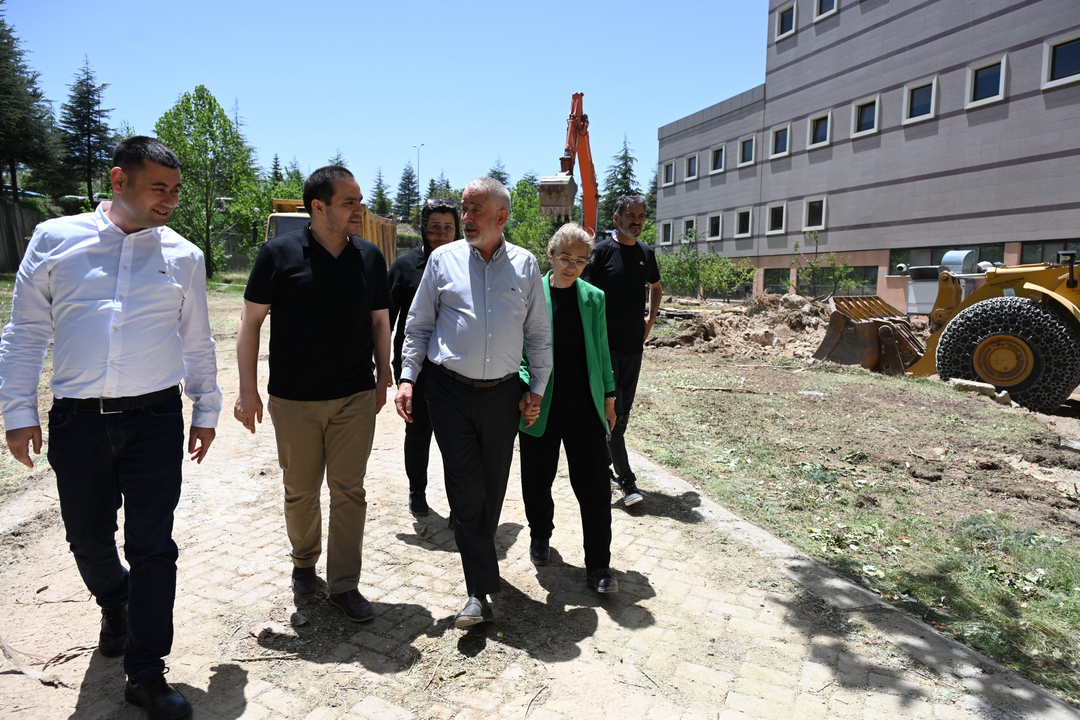 SDÜ Hastanesi ek hizmet binası için hafriyat alımına başlandı