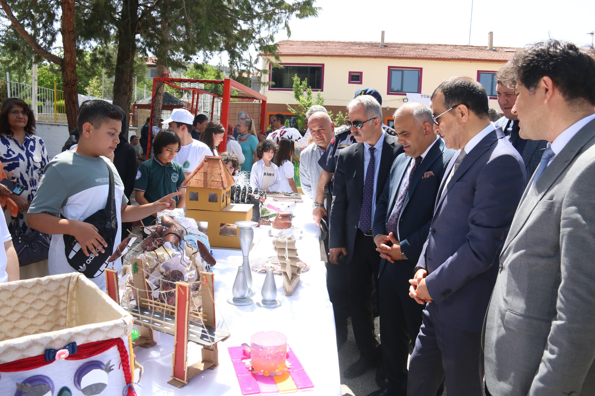 “Sıfır Atık Yolunda Dönüşümden Tasarıma” isimli yarışmanın ödülleri sahiplerini buldu