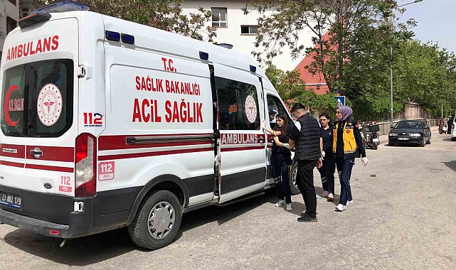 Dolmuşla motorlu bisiklet çarpıştı: 5 yaralı var