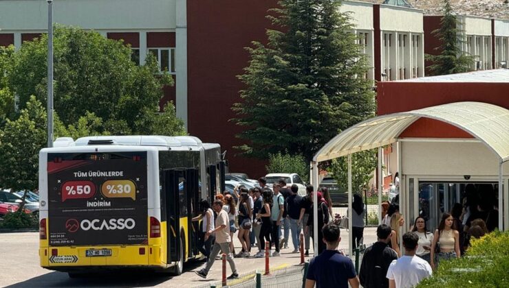 Isparta’da öğrenciler toplu ulaşımdan şikayetçi