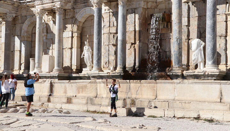 Sagalassos Antik Kenti’nde anıtsal Hadrianus Çeşmesi ayağa kaldırılıyor