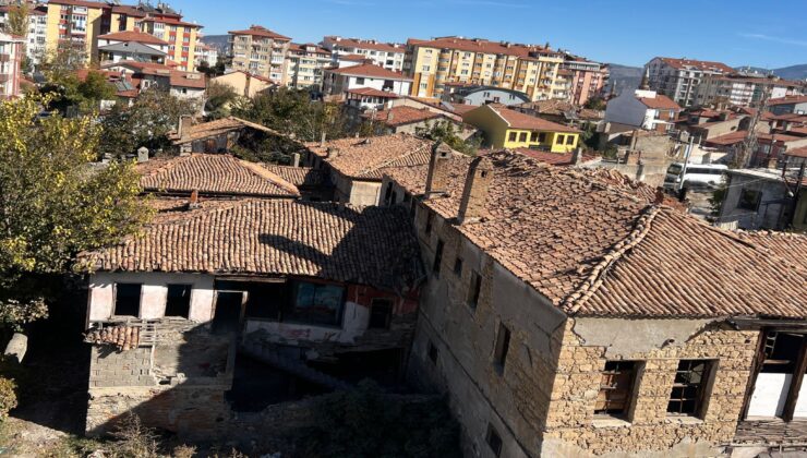 Gazi Kemal ve Çelebiler Mahalleleri’ndeki metruk binalar tehlike saçıyor: mahalle sakinleri acil çözüm istiyor