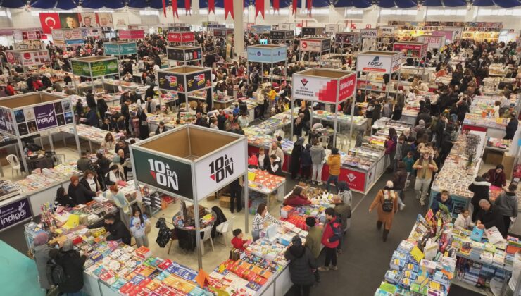 7. Isparta Kitap Fuarı’nda yazarlara yoğun ilgi 