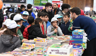 7. Isparta Kitap Fuarı öğrencilerden tam not aldı