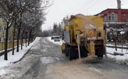 Isparta’da kar yağışı ve fırtına: ekipler saha çalışmalarında