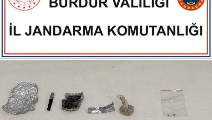 Jandarma Ekiplerinden Narkotik Operasyonu: 15 Gram Eroin Ele Geçirildi