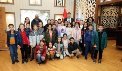 Mehmet Akif Ersoy İlkokulu öğrencilerinden Rektör Dalgar’a ziyaret 