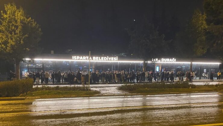 Öğrencilerin ulaşım çilesi bitmiyor