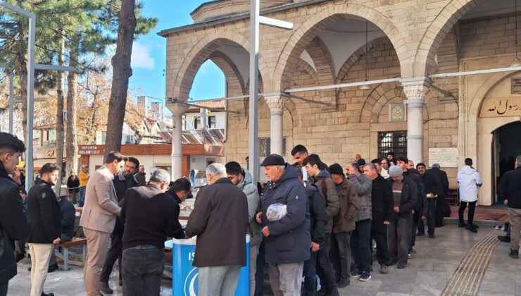 Ülkü Ocakları Isparta İl Başkanlığı’ndan şehitler için lokma hayrı