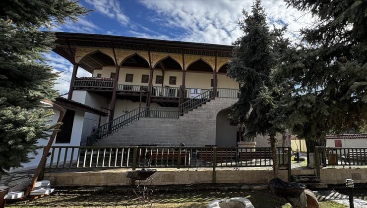 Burdur’un tarihi konakları ziyaretçilerini geçmişte yolculuğa çıkarıyor