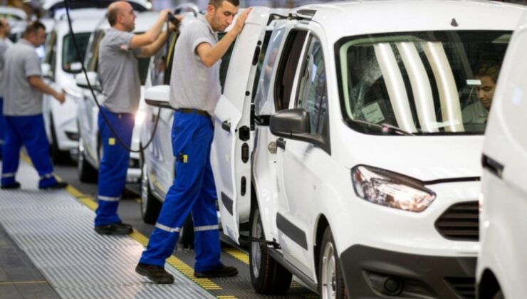 Ford, 272 bin aracı akü arızası nedeniyle geri çağırıyor