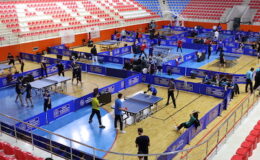 Üniversitelerarası masa tenisi müsabakaları MAKÜ’de başladı