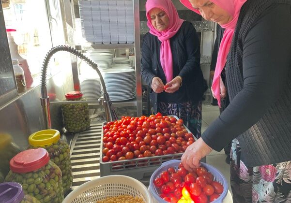 İslamköy kadınlarından sofralara yenilikçi bir tat: “ceviz dolgulu domates reçeli”