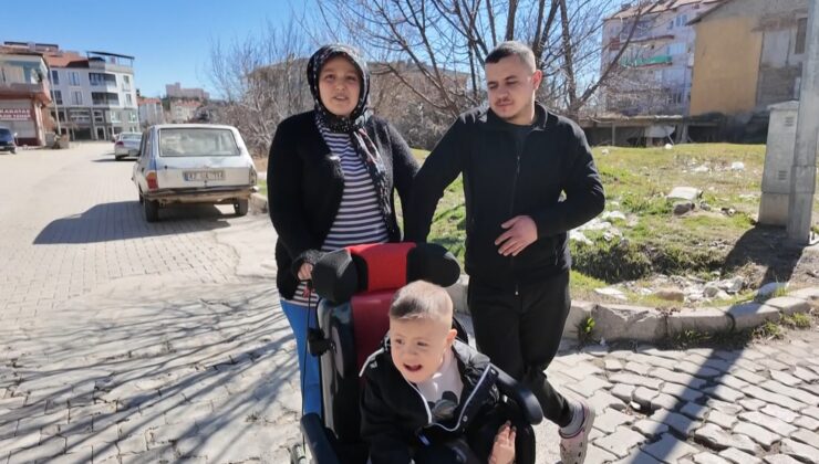 Mustafa Eymen engelli aracına kavuştu