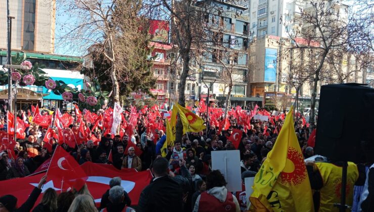 CHP Isparta’da Meydanlara İndi: ‘Hak, Hukuk ve Adalet İçin Mücadele Ediyoruz’