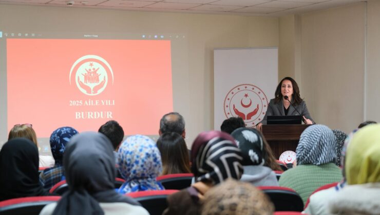 Vali Baydar Bilgihan Aile Yılı Eğitim Programı’na katıldı