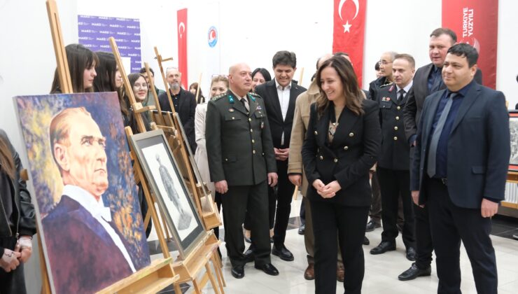 Burdur Valisi Baydar Bilgihan, Atatürk Resimleri ve Kitap Sergisi İle Jandarma Bando Komutanlığı Orkestrası Konserine Katıldı