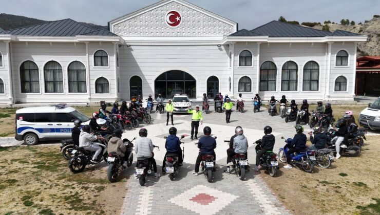 Motosiklet sürücülerine eğitim verildi