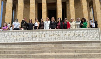 Yeliz Altınöz, Anıtkabir’de Atatürk’ün Huzurunda: “Kadınların Öncülüğünde Güçlü bir Türkiye için Çalışacağız!”