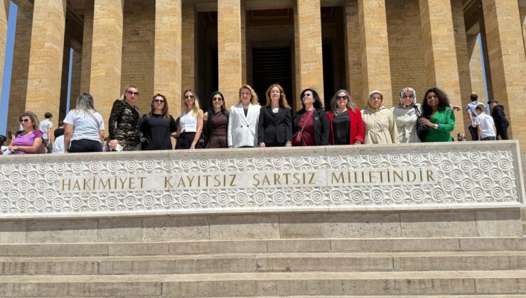 Yeliz Altınöz, Anıtkabir’de Atatürk’ün Huzurunda: “Kadınların Öncülüğünde Güçlü bir Türkiye için Çalışacağız!”