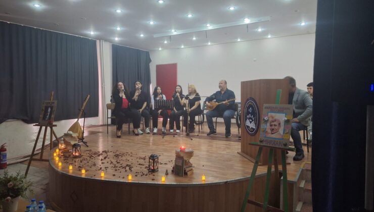 Mustafa Kaçıkoç Anadolu Lisesi’nden şiir ve türkü dinletisi