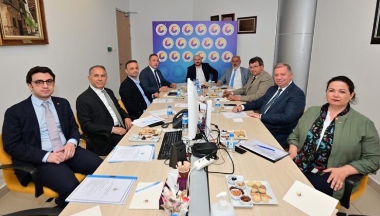 Ticaret Odası’nda TOBB İnşaat ve Taahhüt Hizmetleri Kurulu Toplantısı yapıldı.