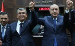 Hasan Ekici AK Parti’ye Katıldı: Rozetini Cumhurbaşkanı Erdoğan Taktı
