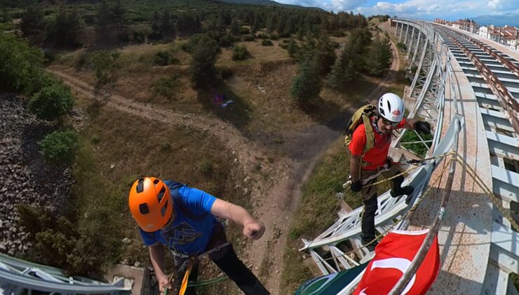 Isparta Yeşilay Spor Kulübü’nden madde bağımlılığına karşı anlamlı dağcılık etkinliği