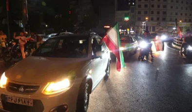Tahran’da “Zafer” Coşkusu: ABD Üssüne Saldırı Sonrası İran Sokaklarında Kutlamalar Başladı