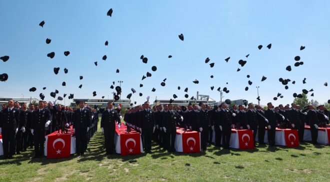 Afyonkarahisar’da Polis Mezuniyet Coşkusu