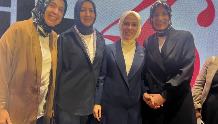 TÜRGEV’in “Güzel İşler Fabrikası”nda Genç Kızlar Sahne Aldı