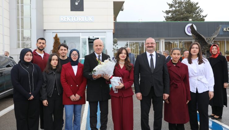 Üniversitelerde ezber bozan dönem: Diploma yetmeyecek, iş deneyimi şart geliyor