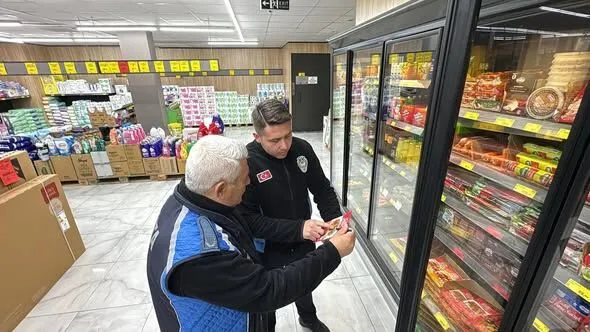 Dinar Belediyesi’nden marketlere sıkı denetim: Son kullanma tarihi, fiyat etiketi ve hijyen mercek altında