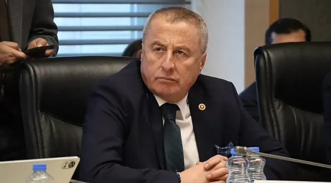 Milletvekili Olgun’dan Kocatepe Gazetesi önündeki kazıya ilişkin dikkat çeken açıklama