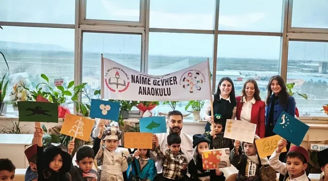 Minik yüreklerden anlamlı ziyaret: AFSÜ Hastanesi’nde tedavi gören çocuklara oyuncak morali
