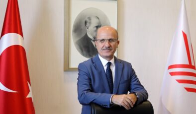 Erol Özvar’dan 23 Nisan mesajı: “Gelecek, bilinçli nesillerle inşa edilecek”