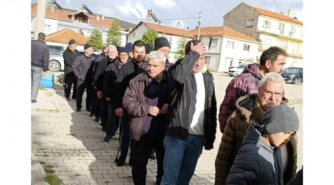 Afyonkarahisar’da duygu dolu uğurlama: Umre kafilesi dualarla kutsal topraklara uğurlandı