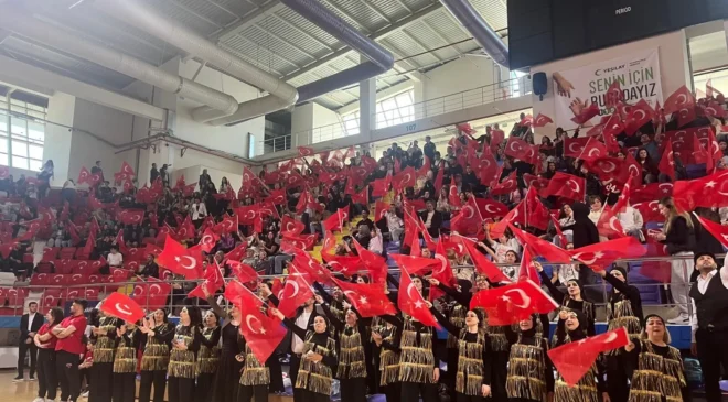 Afyon’da 19 Mayıs coşkusu spor salonuna sığmadı: spor, gurur ve gençlik aynı sahnedeydi