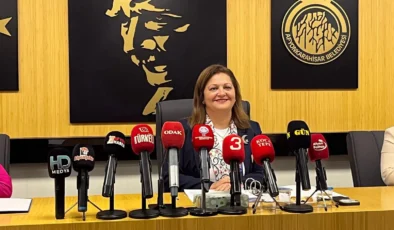 Afyonkarahisar Belediye Meclisi’nde gergin anlar! Komisyon tartışmasında kağıtları yırttı
